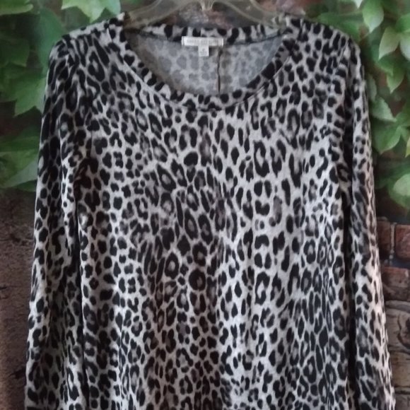 Brushed Soft Knit Assem Hem Animal Print Top - Picture 1 of 4